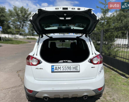 Білий Форд Куга, об'ємом двигуна 2 л та пробігом 285 тис. км за 10500 $, фото 10 на Automoto.ua