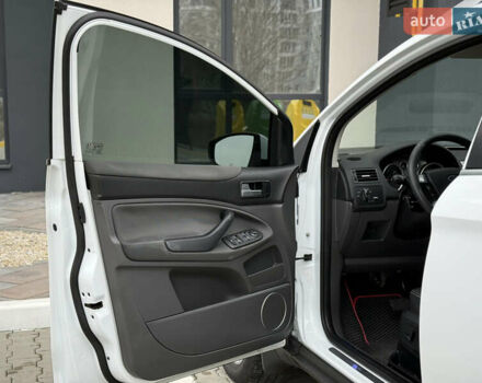 Білий Форд Куга, об'ємом двигуна 2 л та пробігом 228 тис. км за 9800 $, фото 12 на Automoto.ua