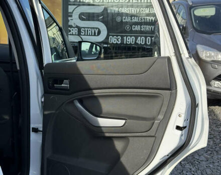 Білий Форд Куга, об'ємом двигуна 2 л та пробігом 299 тис. км за 8999 $, фото 30 на Automoto.ua