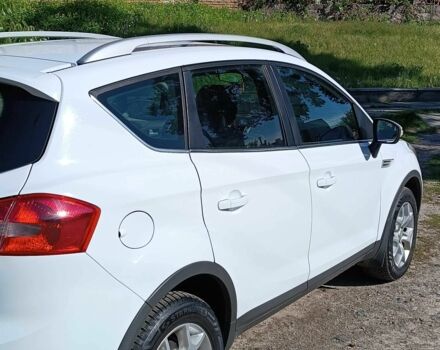 Белый Форд Куга, объемом двигателя 2.5 л и пробегом 250 тыс. км за 9500 $, фото 18 на Automoto.ua