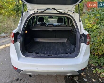 Форд Куга 2010 в Киеве на Automoto.ua Белый Форд Куга, объемом двигателя 2 л и пробегом 213 тыс. км за 10900 $, фото 13 на Automoto.ua