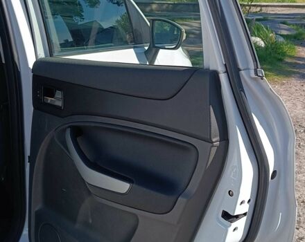 Белый Форд Куга, объемом двигателя 2.5 л и пробегом 250 тыс. км за 9500 $, фото 11 на Automoto.ua