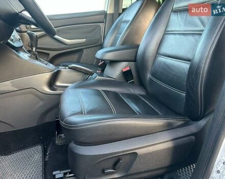 Белый Форд Куга, объемом двигателя 2.52 л и пробегом 130 тыс. км за 10900 $, фото 21 на Automoto.ua