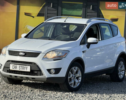 Білий Форд Куга, об'ємом двигуна 2 л та пробігом 299 тис. км за 8999 $, фото 5 на Automoto.ua