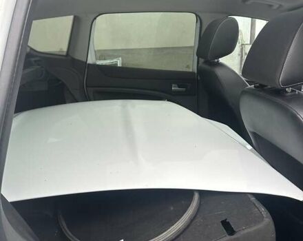 Белый Форд Куга, объемом двигателя 0 л и пробегом 240 тыс. км за 9000 $, фото 5 на Automoto.ua