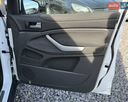 Білий Форд Куга, об'ємом двигуна 2 л та пробігом 299 тис. км за 8999 $, фото 26 на Automoto.ua