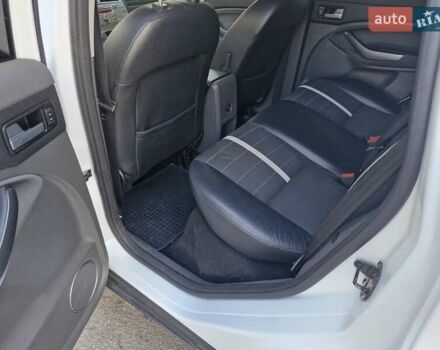 Форд Куга 2010 в Киеве на Automoto.ua Белый Форд Куга, объемом двигателя 2 л и пробегом 213 тыс. км за 10900 $, фото 9 на Automoto.ua