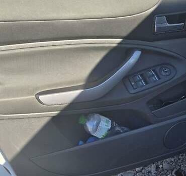 Белый Форд Куга, объемом двигателя 2 л и пробегом 289 тыс. км за 10800 $, фото 5 на Automoto.ua