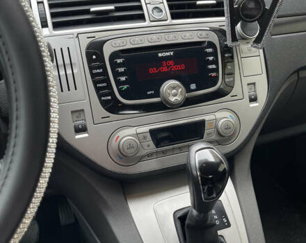 Белый Форд Куга, объемом двигателя 2.52 л и пробегом 112 тыс. км за 10700 $, фото 4 на Automoto.ua