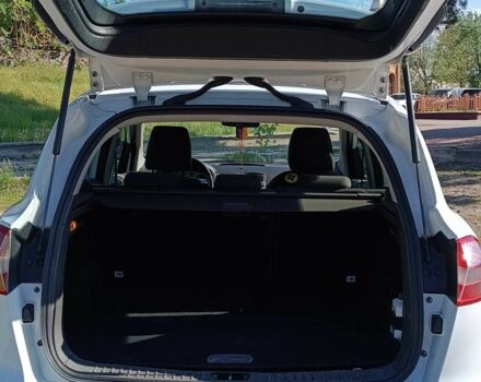 Белый Форд Куга, объемом двигателя 2.5 л и пробегом 250 тыс. км за 9500 $, фото 1 на Automoto.ua