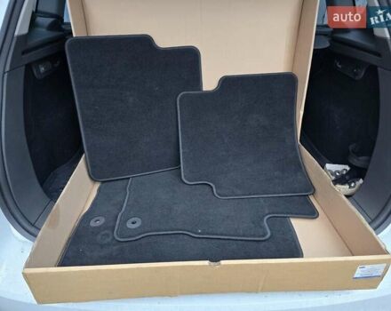 Белый Форд Куга, объемом двигателя 2.52 л и пробегом 152 тыс. км за 10000 $, фото 18 на Automoto.ua