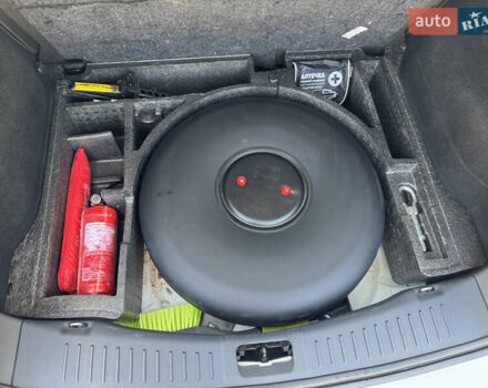 Белый Форд Куга, объемом двигателя 2.5 л и пробегом 137 тыс. км за 10000 $, фото 4 на Automoto.ua