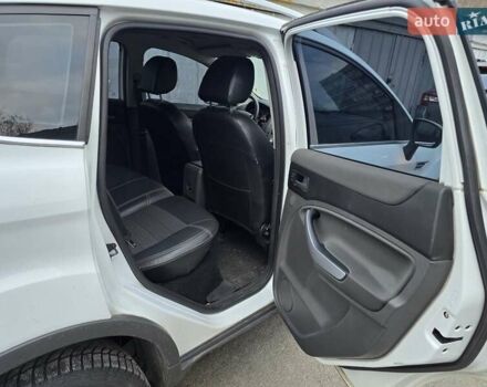 Белый Форд Куга, объемом двигателя 2.52 л и пробегом 152 тыс. км за 10000 $, фото 11 на Automoto.ua