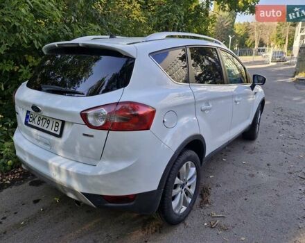 Форд Куга 2010 в Киеве на Automoto.ua Белый Форд Куга, объемом двигателя 2 л и пробегом 213 тыс. км за 10900 $, фото 6 на Automoto.ua