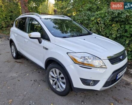 Форд Куга 2010 в Киеве на Automoto.ua Белый Форд Куга, объемом двигателя 2 л и пробегом 213 тыс. км за 10900 $, фото 4 на Automoto.ua