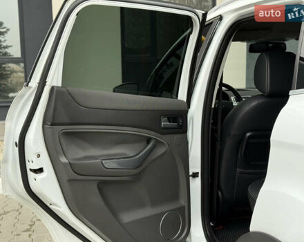 Білий Форд Куга, об'ємом двигуна 2 л та пробігом 228 тис. км за 9800 $, фото 29 на Automoto.ua
