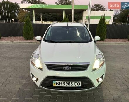 Белый Форд Куга, объемом двигателя 2.52 л и пробегом 60 тыс. км за 12200 $, фото 1 на Automoto.ua