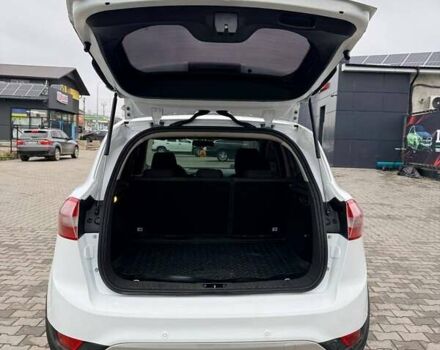 Белый Форд Куга, объемом двигателя 2 л и пробегом 227 тыс. км за 9000 $, фото 10 на Automoto.ua