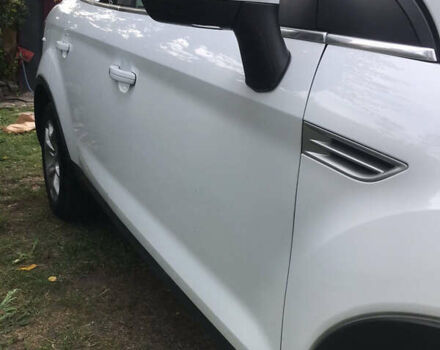 Форд Куга 2010 в Ровно на Automoto.ua Белый Форд Куга, объемом двигателя 2 л и пробегом 250 тыс. км за 11000 $, фото 3 на Automoto.ua