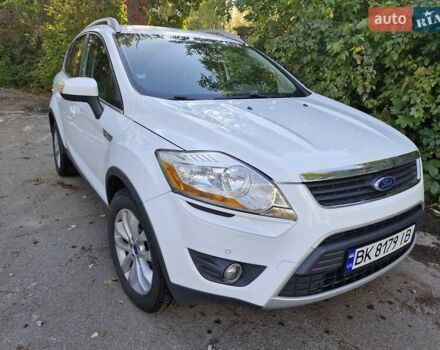 Форд Куга 2010 в Киеве на Automoto.ua Белый Форд Куга, объемом двигателя 2 л и пробегом 213 тыс. км за 10900 $, фото 3 на Automoto.ua