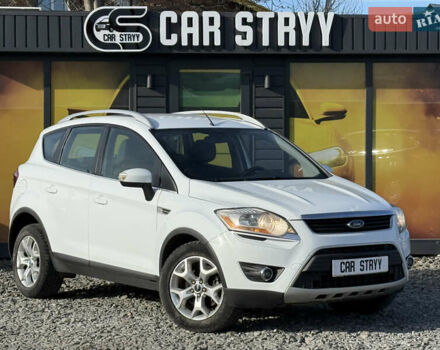 Білий Форд Куга, об'ємом двигуна 2 л та пробігом 299 тис. км за 8999 $, фото 1 на Automoto.ua