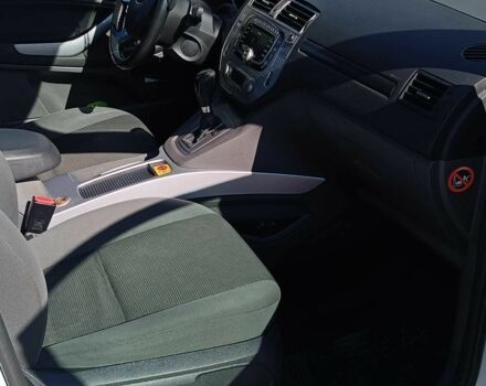 Белый Форд Куга, объемом двигателя 2.5 л и пробегом 250 тыс. км за 9500 $, фото 6 на Automoto.ua