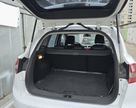 Белый Форд Куга, объемом двигателя 2.52 л и пробегом 152 тыс. км за 10000 $, фото 2 на Automoto.ua