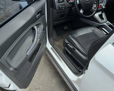 Белый Форд Куга, объемом двигателя 2.52 л и пробегом 152 тыс. км за 10000 $, фото 13 на Automoto.ua