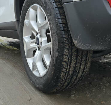 Форд Куга 2010 в Николаеве на Automoto.ua Белый Форд Куга, объемом двигателя 2 л и пробегом 180 тыс. км за 11000 $, фото 7 на Automoto.ua