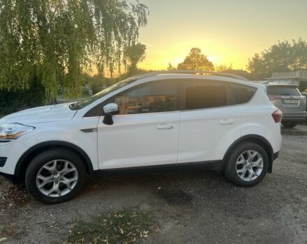 Белый Форд Куга, объемом двигателя 2.5 л и пробегом 160 тыс. км за 9000 $, фото 1 на Automoto.ua