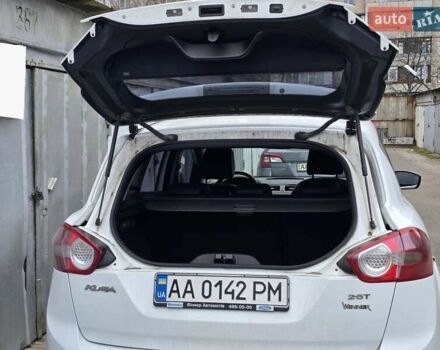 Белый Форд Куга, объемом двигателя 2.52 л и пробегом 152 тыс. км за 10000 $, фото 5 на Automoto.ua