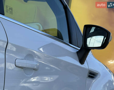 Білий Форд Куга, об'ємом двигуна 2 л та пробігом 299 тис. км за 8999 $, фото 20 на Automoto.ua