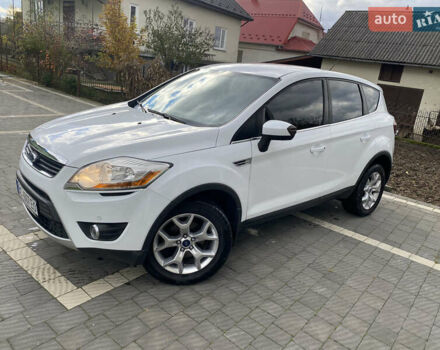 Форд Куга 2011 в Стрые на Automoto.ua Белый Форд Куга, объемом двигателя 2 л и пробегом 282 тыс. км за 11300 $, фото 5 на Automoto.ua