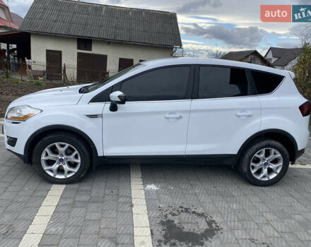 Форд Куга 2011 в Стрые на Automoto.ua Белый Форд Куга, объемом двигателя 2 л и пробегом 282 тыс. км за 11300 $, фото 9 на Automoto.ua