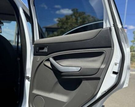 Белый Форд Куга, объемом двигателя 2.5 л и пробегом 136 тыс. км за 10500 $, фото 7 на Automoto.ua