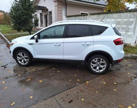 Белый Форд Куга, объемом двигателя 2 л и пробегом 60 тыс. км за 13200 $, фото 1 на Automoto.ua