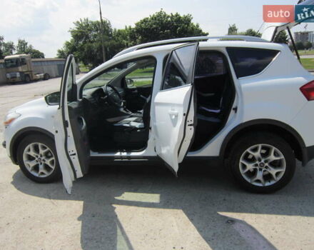 Белый Форд Куга, объемом двигателя 2 л и пробегом 194 тыс. км за 9750 $, фото 14 на Automoto.ua