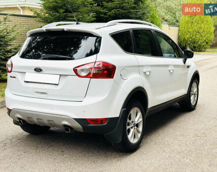 Белый Форд Куга, объемом двигателя 2 л и пробегом 117 тыс. км за 12350 $, фото 28 на Automoto.ua