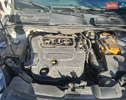 Білий Форд Куга, об'ємом двигуна 2 л та пробігом 217 тис. км за 11000 $, фото 4 на Automoto.ua