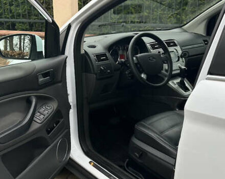 Білий Форд Куга, об'ємом двигуна 2 л та пробігом 174 тис. км за 10500 $, фото 16 на Automoto.ua