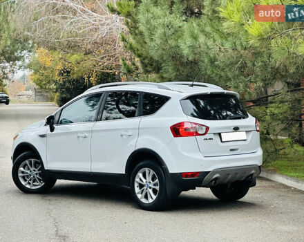 Белый Форд Куга, объемом двигателя 2 л и пробегом 117 тыс. км за 12350 $, фото 2 на Automoto.ua