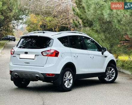 Белый Форд Куга, объемом двигателя 2 л и пробегом 117 тыс. км за 12350 $, фото 3 на Automoto.ua