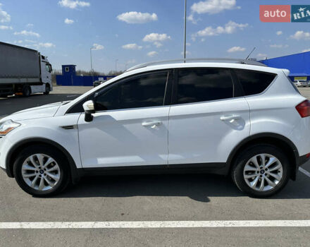 Білий Форд Куга, об'ємом двигуна 2 л та пробігом 195 тис. км за 11000 $, фото 4 на Automoto.ua