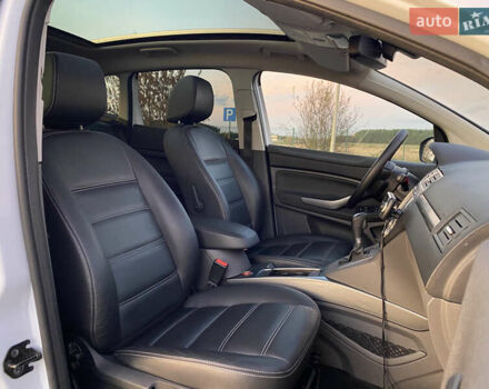 Форд Куга 2011 в Радивилове на Automoto.ua Белый Форд Куга, объемом двигателя 2 л и пробегом 257 тыс. км за 9950 $, фото 31 на Automoto.ua