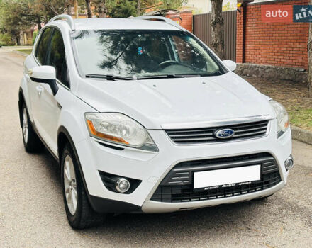 Белый Форд Куга, объемом двигателя 2 л и пробегом 117 тыс. км за 12350 $, фото 27 на Automoto.ua