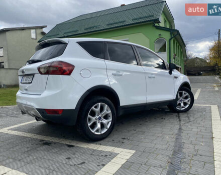 Форд Куга 2011 в Стрые на Automoto.ua Белый Форд Куга, объемом двигателя 2 л и пробегом 282 тыс. км за 11300 $, фото 4 на Automoto.ua