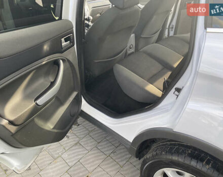 Форд Куга 2011 в Стрые на Automoto.ua Белый Форд Куга, объемом двигателя 2 л и пробегом 282 тыс. км за 11300 $, фото 17 на Automoto.ua