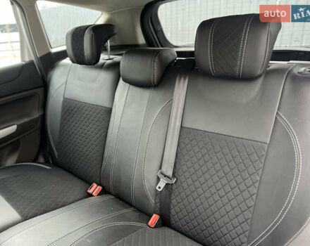 Белый Форд Куга, объемом двигателя 2 л и пробегом 145 тыс. км за 10599 $, фото 7 на Automoto.ua