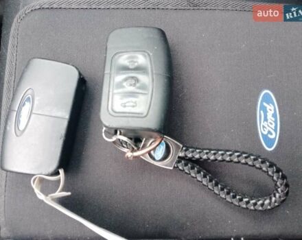 Белый Форд Куга, объемом двигателя 2.5 л и пробегом 205 тыс. км за 10499 $, фото 3 на Automoto.ua