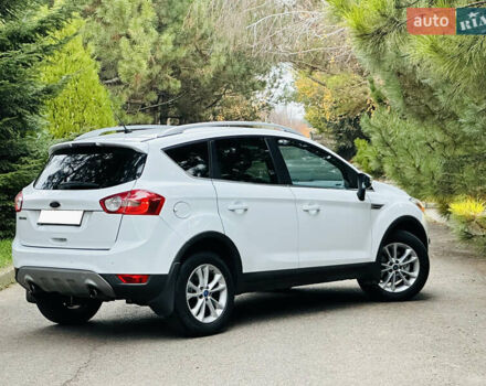 Белый Форд Куга, объемом двигателя 2 л и пробегом 117 тыс. км за 12350 $, фото 23 на Automoto.ua